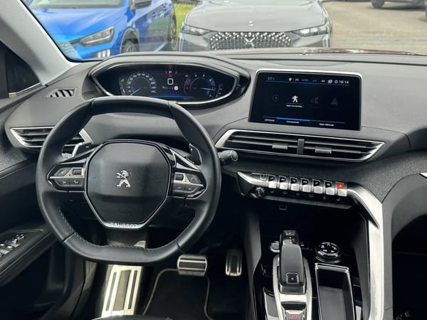 Photo de la voiture PEUGEOT 3008 2.0 BlueHDi 180ch S&S EAT8 GT