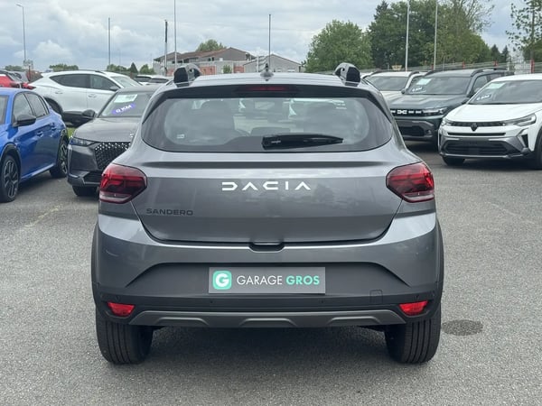 Photo de la voiture DACIA SANDERO ECO-G 100 GSR2 Stepway Expression