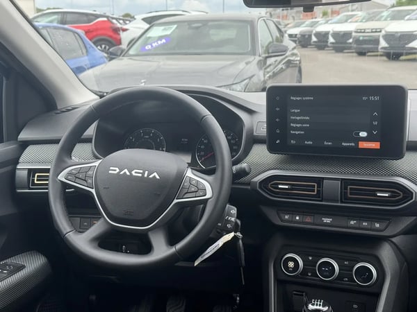 Photo de la voiture DACIA SANDERO ECO-G 100 GSR2 Stepway Expression