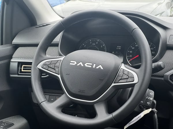 Photo de la voiture DACIA SANDERO ECO-G 100 GSR2 Stepway Expression