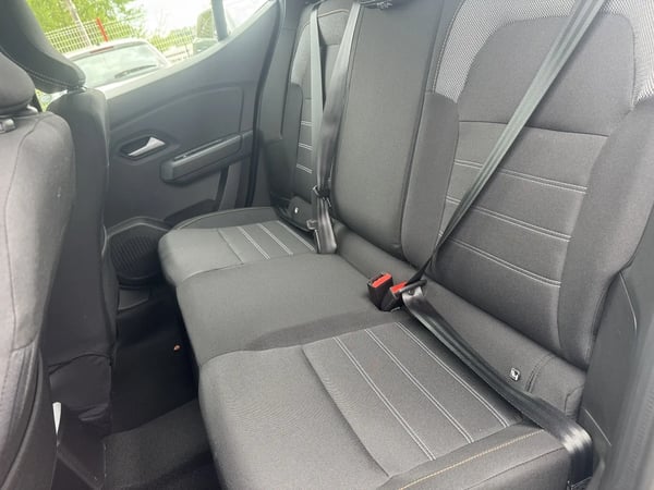 Photo de la voiture DACIA SANDERO ECO-G 100 GSR2 Stepway Expression