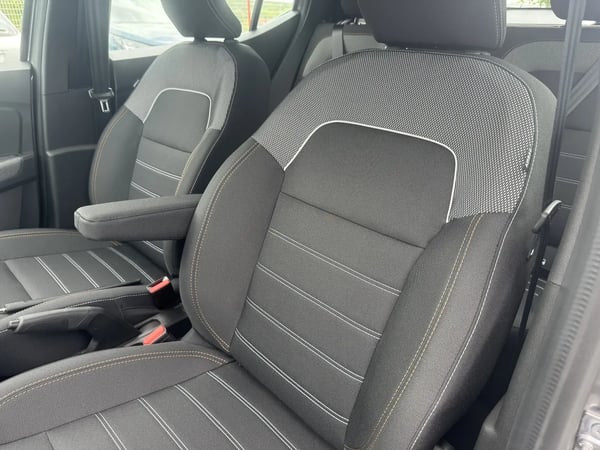 Photo de la voiture DACIA SANDERO ECO-G 100 GSR2 Stepway Expression