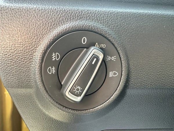 Photo de la voiture VOLKSWAGEN T-ROC 2.0 TDI 150 Start/Stop DSG7 4Motion Carat Exclusive
