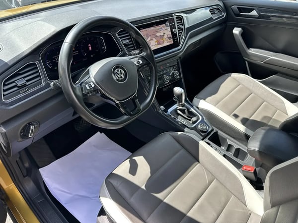 Photo de la voiture VOLKSWAGEN T-ROC 2.0 TDI 150 Start/Stop DSG7 4Motion Carat Exclusive