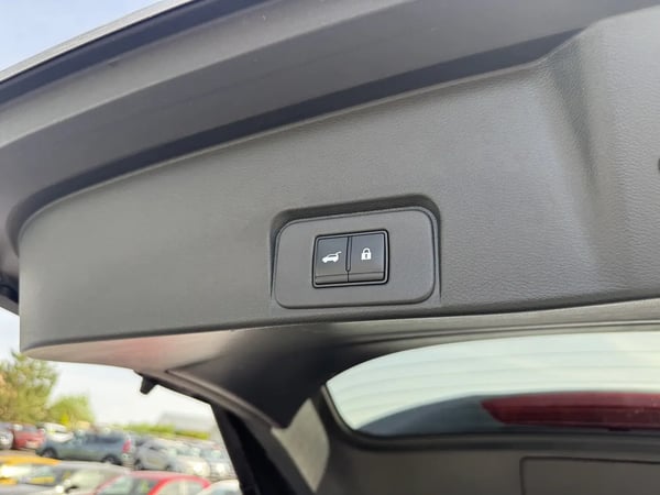 Photo de la voiture NISSAN X-TRAIL e-POWER 204 ch Tekna