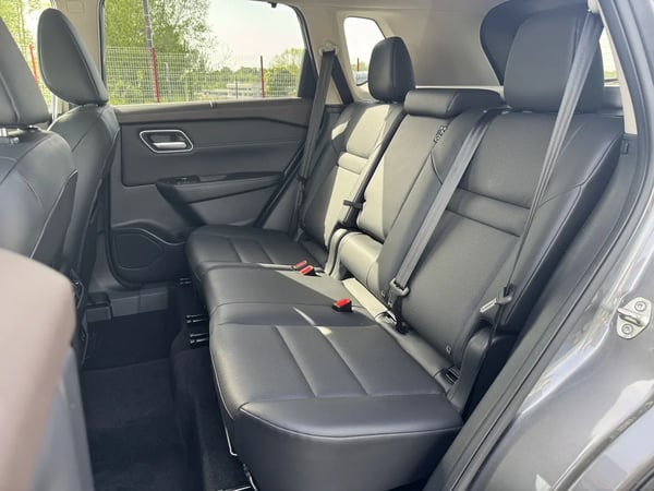 Photo de la voiture NISSAN X-TRAIL e-POWER 204 ch Tekna