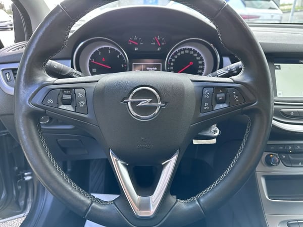 Photo de la voiture OPEL ASTRA SPORTS TOURER 1.2 Turbo 145 ch BVM6 Edition GPS