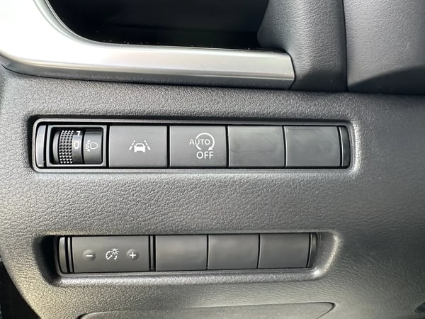 Photo de la voiture NISSAN QASHQAI Mild Hybrid 158 ch Xtronic N-Connecta
