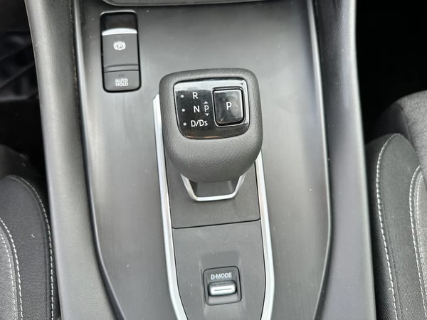 Photo de la voiture NISSAN QASHQAI Mild Hybrid 158 ch Xtronic N-Connecta