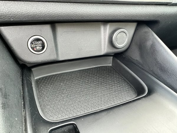 Photo de la voiture NISSAN QASHQAI Mild Hybrid 158 ch Xtronic N-Connecta