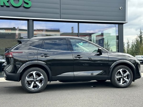 Photo de la voiture NISSAN QASHQAI Mild Hybrid 158 ch Xtronic N-Connecta