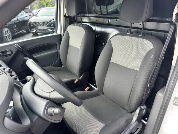 Photo de la voiture RENAULT KANGOO E-TECH ELECTRIQUE ELECTRIQUE ACHAT INTEGRAL CONFORT-19