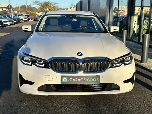 Photo de la voiture BMW SERIE 3 TOURING G21 Touring 318d 150 ch BVA8 Lounge