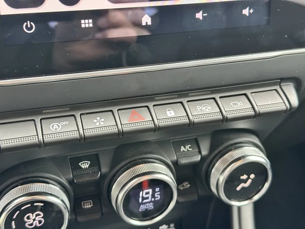 Photo de la voiture RENAULT CAPTUR TCe 90 Techno