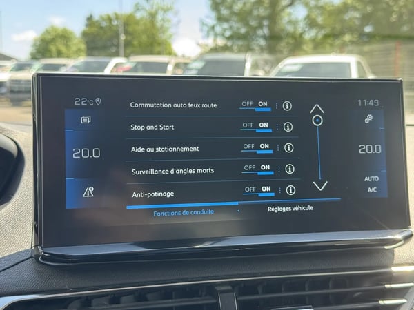 Photo de la voiture PEUGEOT 5008 BlueHDi 130ch S&S BVM6 Allure