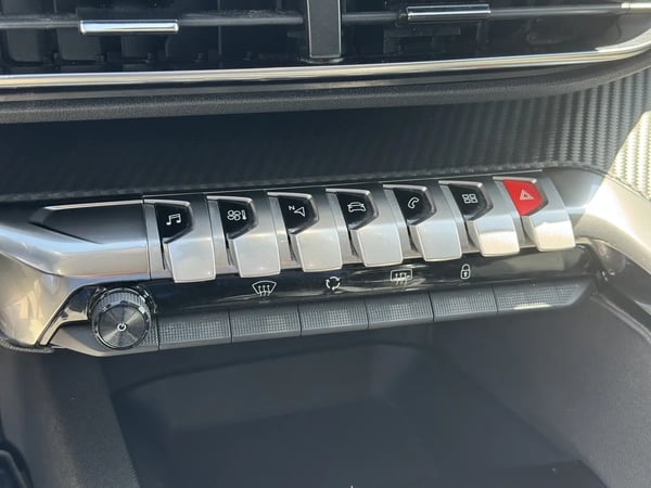 Photo de la voiture PEUGEOT 5008 BlueHDi 130ch S&S BVM6 Allure