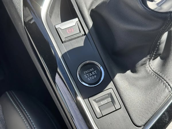 Photo de la voiture PEUGEOT 5008 BlueHDi 130ch S&S BVM6 Allure