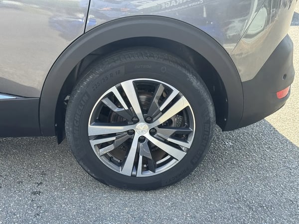 Photo de la voiture PEUGEOT 5008 BlueHDi 130ch S&S BVM6 Allure