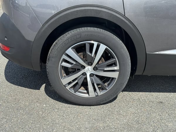 Photo de la voiture PEUGEOT 5008 BlueHDi 130ch S&S BVM6 Allure