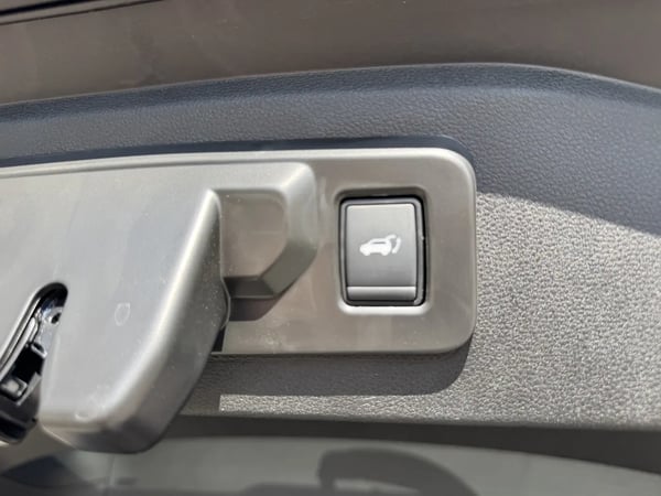 Photo de la voiture RENAULT ESPACE VI E-Tech full hybrid 200 GSR2 esprit Alpine