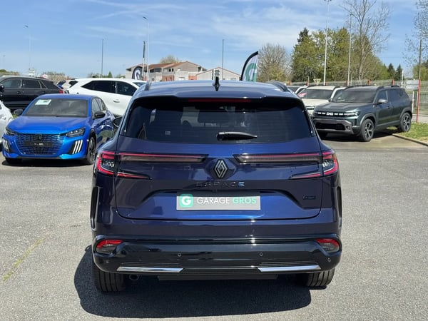 Photo de la voiture RENAULT ESPACE VI E-Tech full hybrid 200 GSR2 esprit Alpine