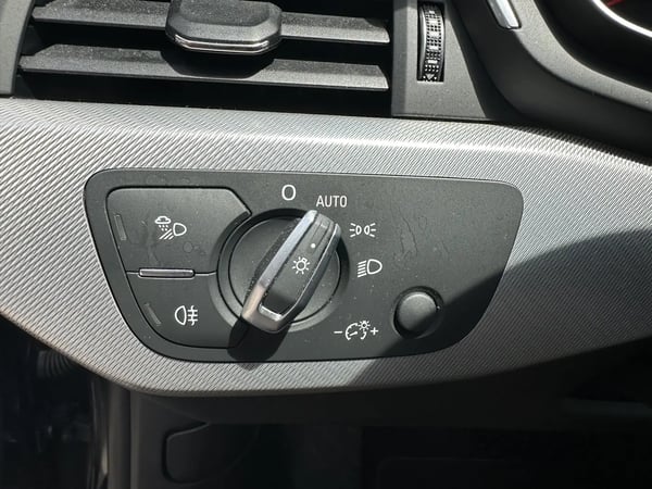 Photo de la voiture AUDI A5 SPORTBACK 2.0 TDI 150 S tronic 7 Design
