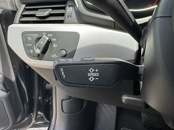 Photo de la voiture AUDI A5 SPORTBACK 2.0 TDI 150 S tronic 7 Design