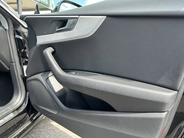 Photo de la voiture AUDI A5 SPORTBACK 2.0 TDI 150 S tronic 7 Design