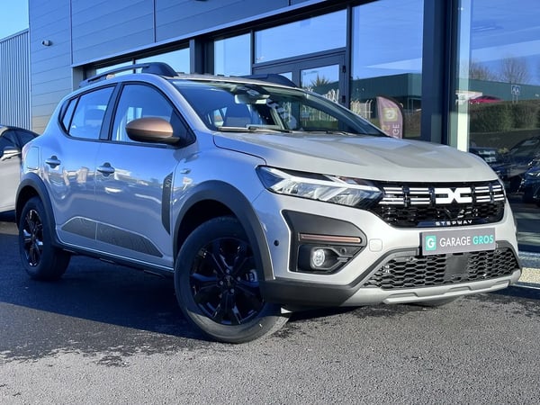 Photo de la voiture DACIA SANDERO TCe 90 CVT Stepway Extreme