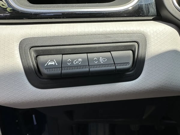 Photo de la voiture RENAULT CAPTUR TCe 130 FAP Intens