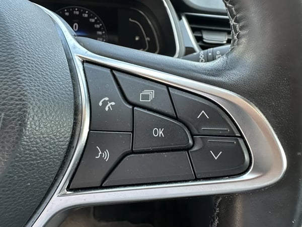 Photo de la voiture RENAULT CAPTUR TCe 130 FAP Intens