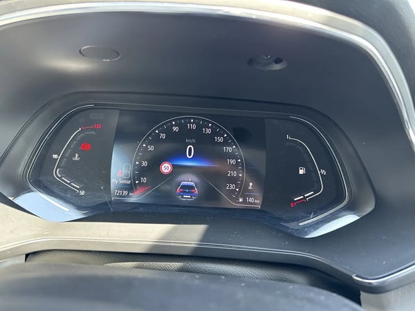 Photo de la voiture RENAULT CAPTUR TCe 130 FAP Intens