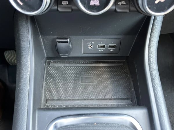 Photo de la voiture RENAULT CAPTUR TCe 130 FAP Intens