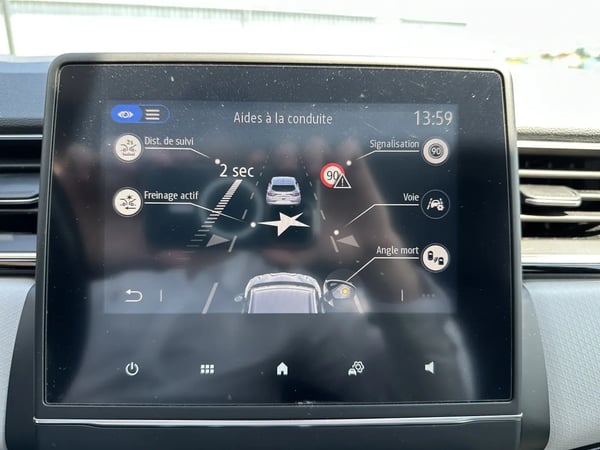 Photo de la voiture RENAULT CAPTUR TCe 130 FAP Intens