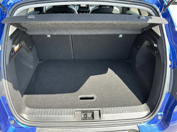 Photo de la voiture RENAULT CAPTUR TCe 130 FAP Intens