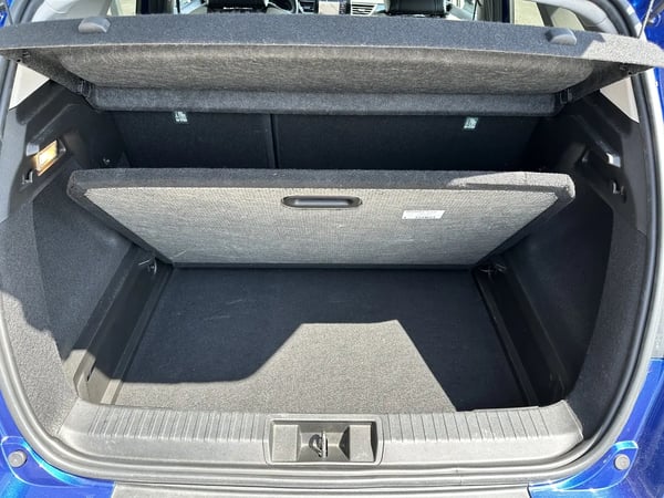 Photo de la voiture RENAULT CAPTUR TCe 130 FAP Intens