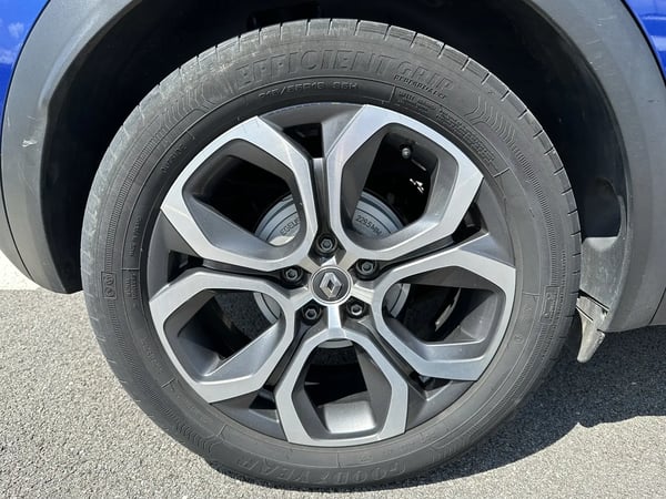 Photo de la voiture RENAULT CAPTUR TCe 130 FAP Intens