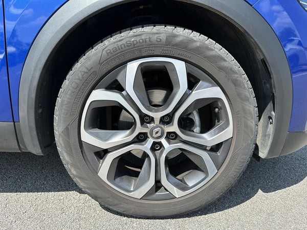 Photo de la voiture RENAULT CAPTUR TCe 130 FAP Intens