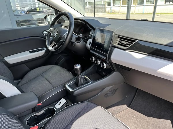 Photo de la voiture RENAULT CAPTUR TCe 130 FAP Intens