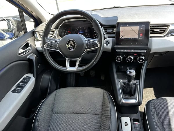 Photo de la voiture RENAULT CAPTUR TCe 130 FAP Intens