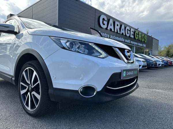 Photo de la voiture NISSAN QASHQAI 1.2 DIG-T 115 Tekna