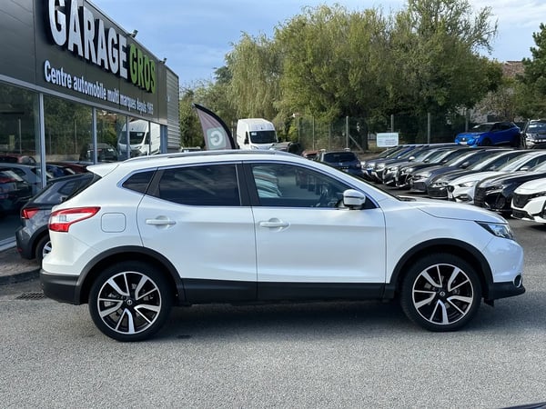 Photo de la voiture NISSAN QASHQAI 1.2 DIG-T 115 Tekna