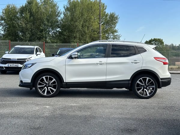 Photo de la voiture NISSAN QASHQAI 1.2 DIG-T 115 Tekna