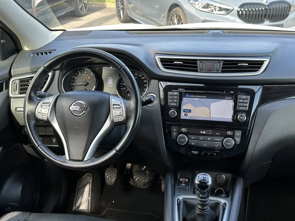 Photo de la voiture NISSAN QASHQAI 1.2 DIG-T 115 Tekna