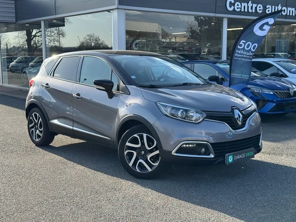 Photo de présentation de la voiture RENAULT CAPTUR dCi 90 Energy S&S eco² Intens