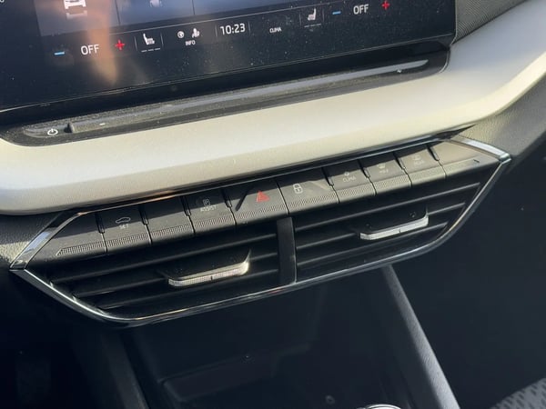Photo de la voiture SKODA OCTAVIA 2.0 TDI 116 ch Business