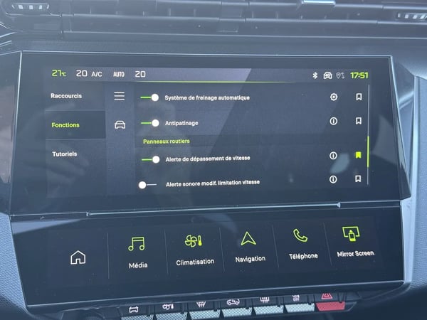 Photo de la voiture PEUGEOT 308 BlueHDi 130ch S&S EAT8 GT