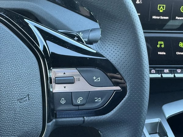 Photo de la voiture PEUGEOT 308 BlueHDi 130ch S&S EAT8 GT