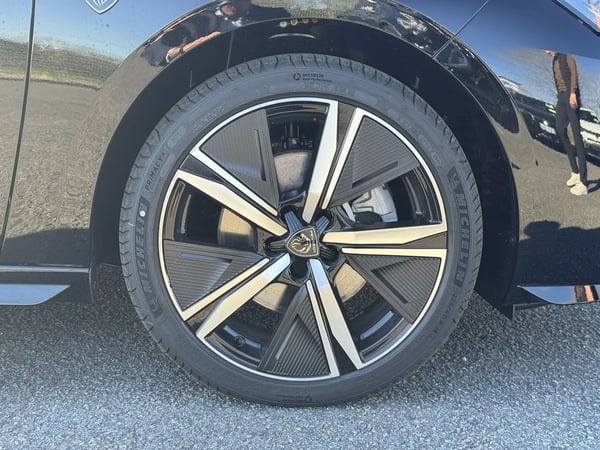 Photo de la voiture PEUGEOT 308 BlueHDi 130ch S&S EAT8 GT