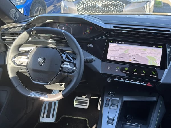 Photo de la voiture PEUGEOT 308 BlueHDi 130ch S&S EAT8 GT